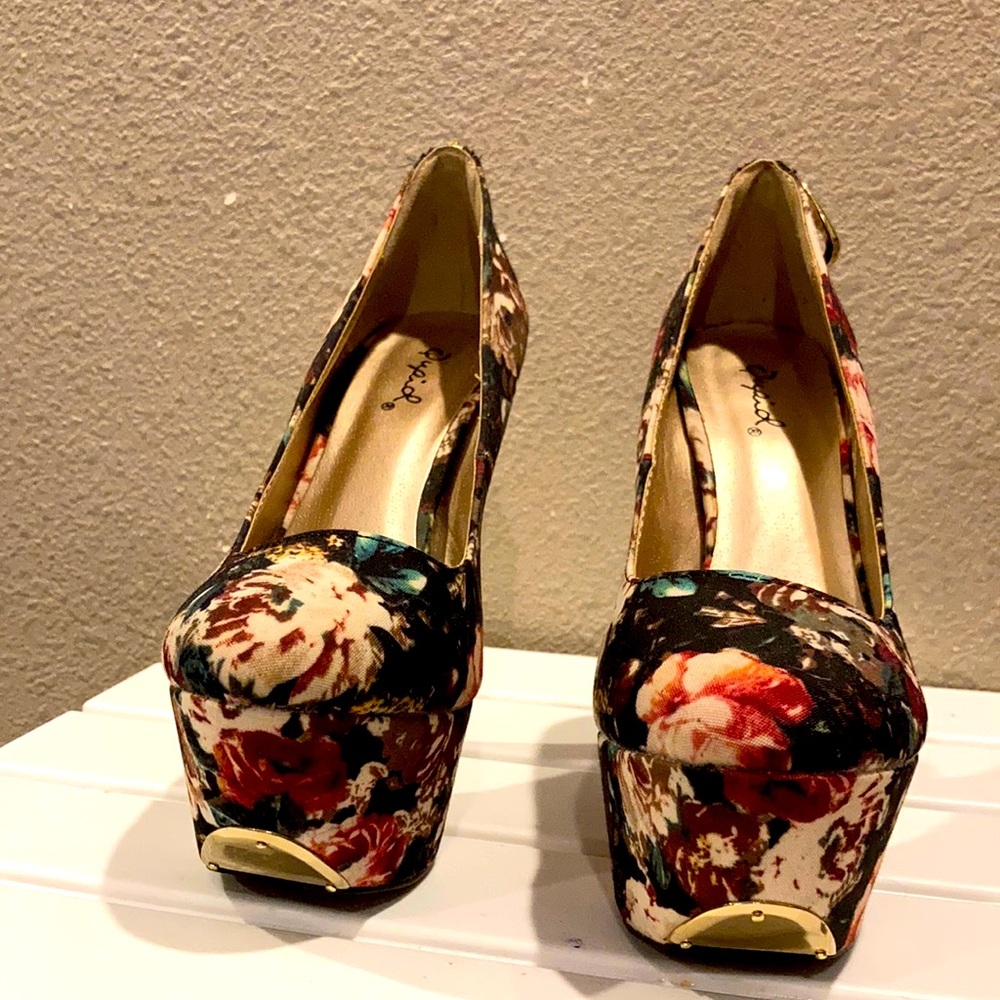 Flower high heels